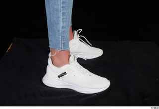 Vinna Reed foot shoes sports white sneakers 0007.jpg